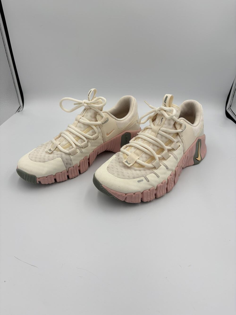 Womens Nike Free Metcon 5 Pale Ivory Ice Peach Athletic Training Sneakers Sz 8.5